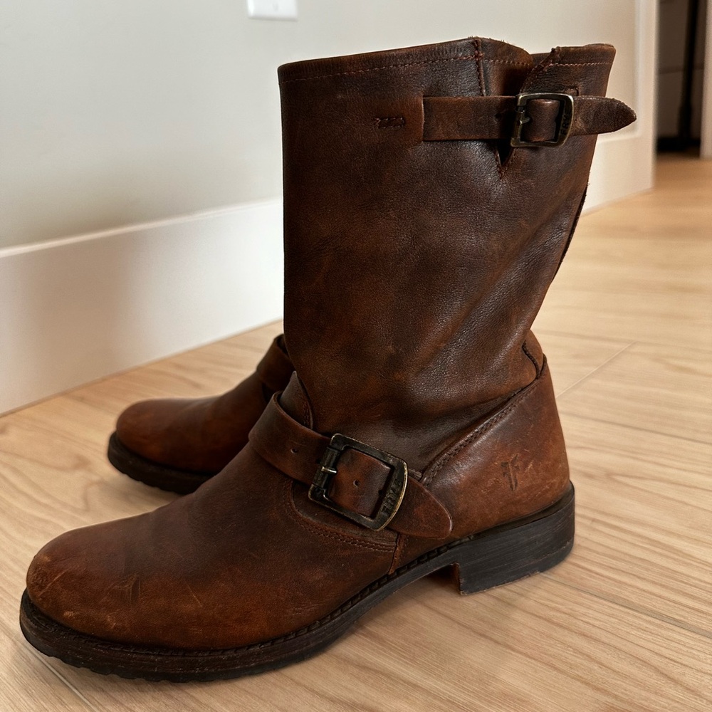 Frye Veronica Short Brown Boots Size 8